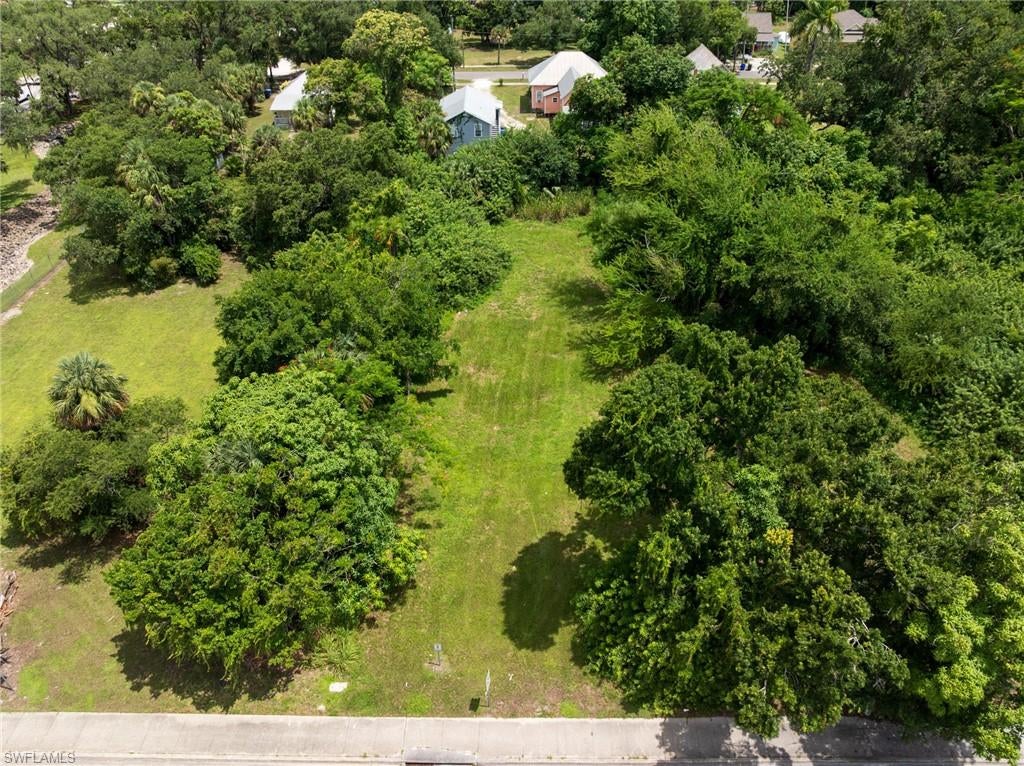 FORT MYERS - Land