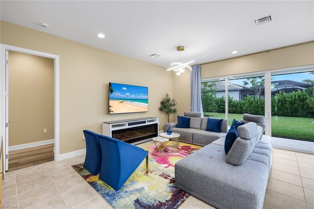 VALENCIA TRAILS - Residential