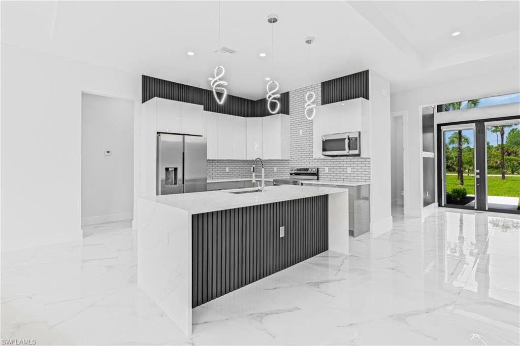 GOLDEN GATE ESTATES - Residential