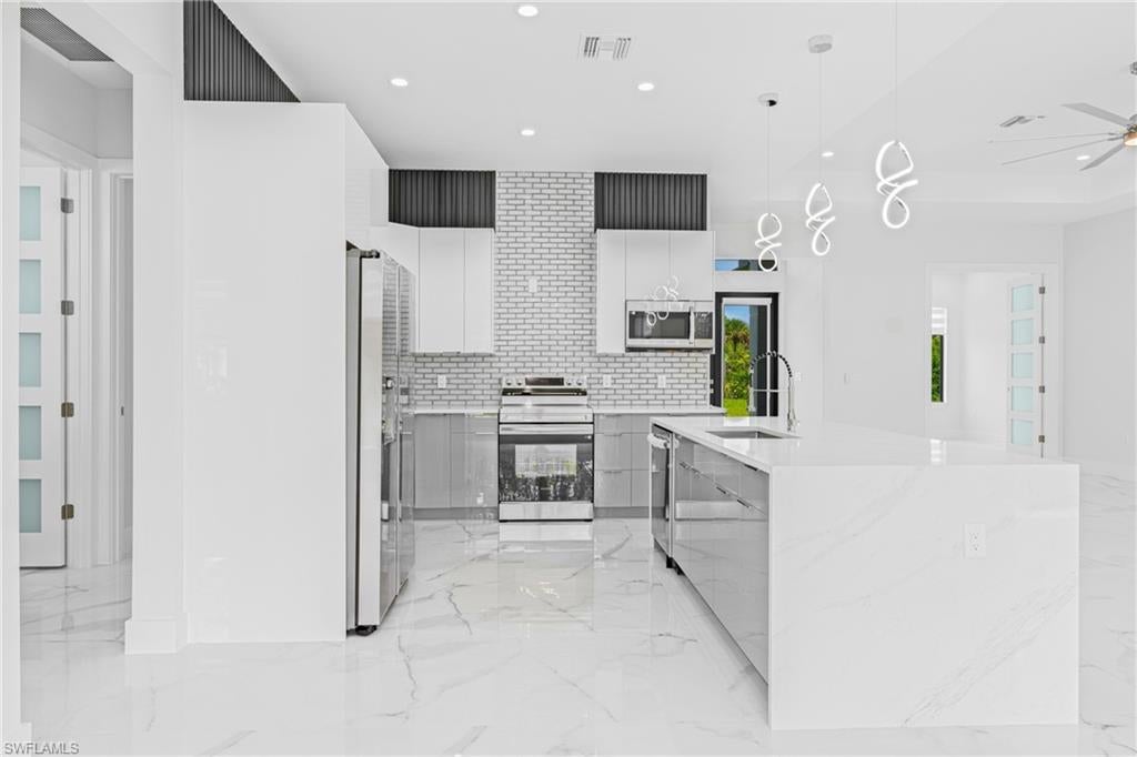 GOLDEN GATE ESTATES - Residential