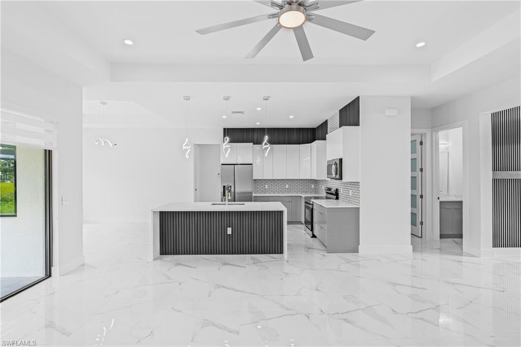 GOLDEN GATE ESTATES - Residential
