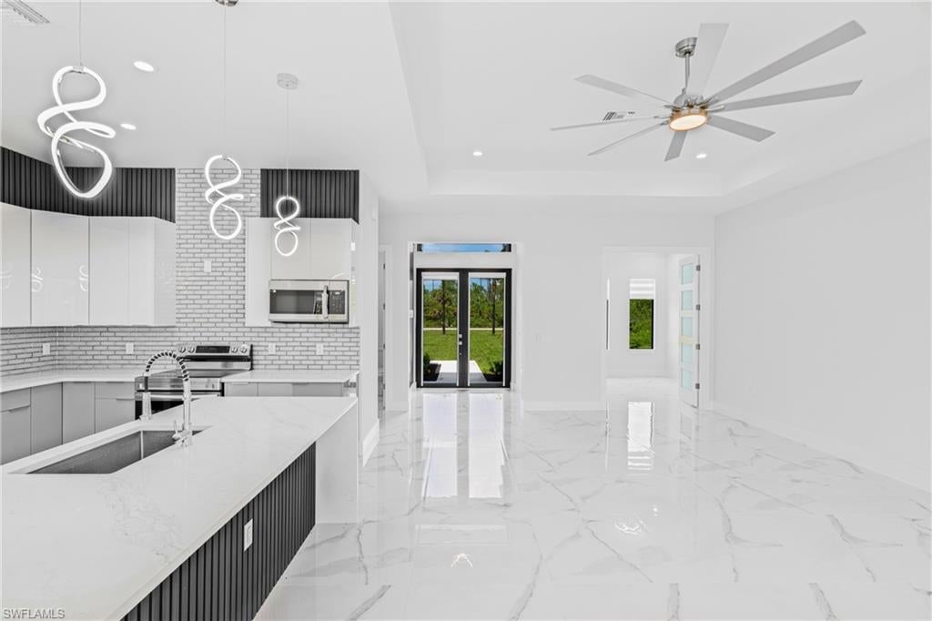 GOLDEN GATE ESTATES - Residential