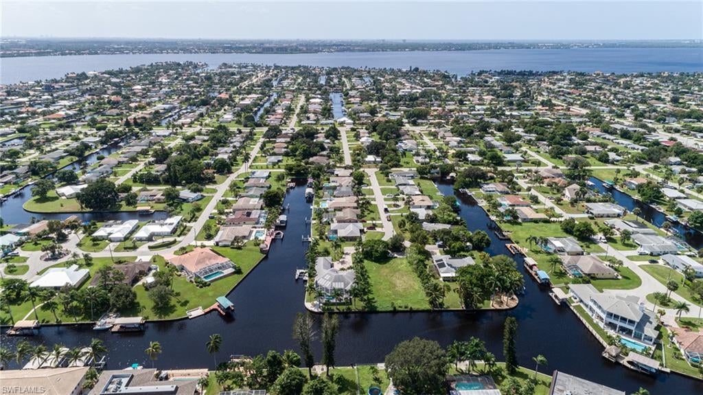 CAPE CORAL - Land