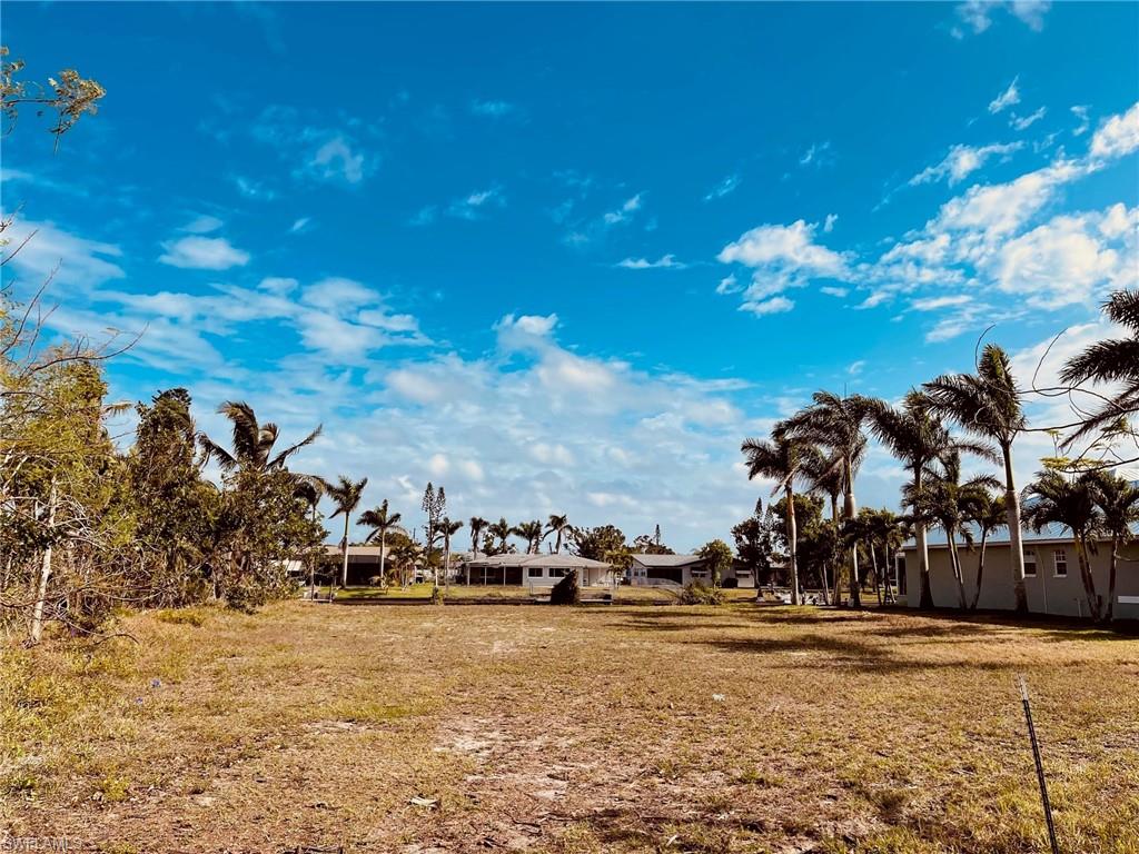 CAPE CORAL - Land