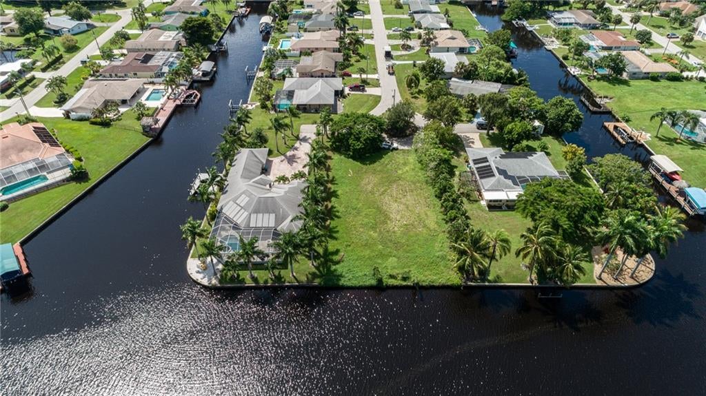 CAPE CORAL - Land