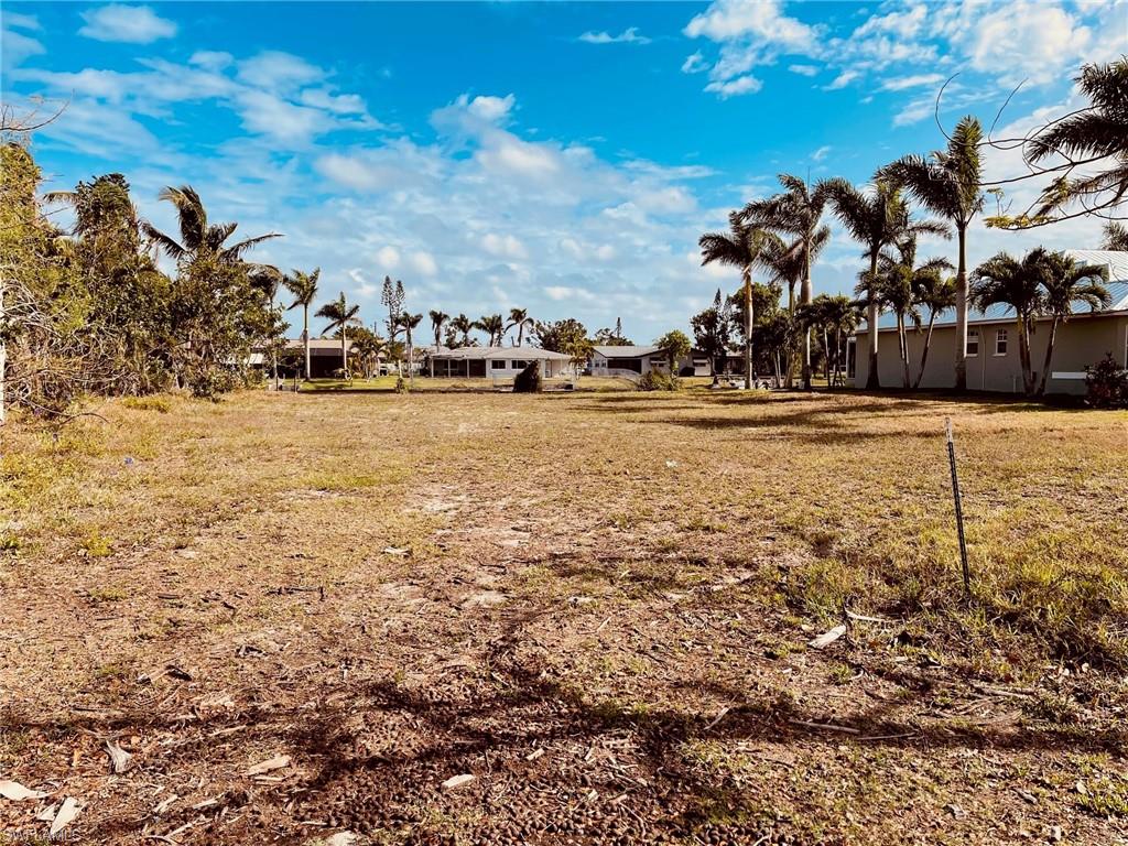 CAPE CORAL - Land