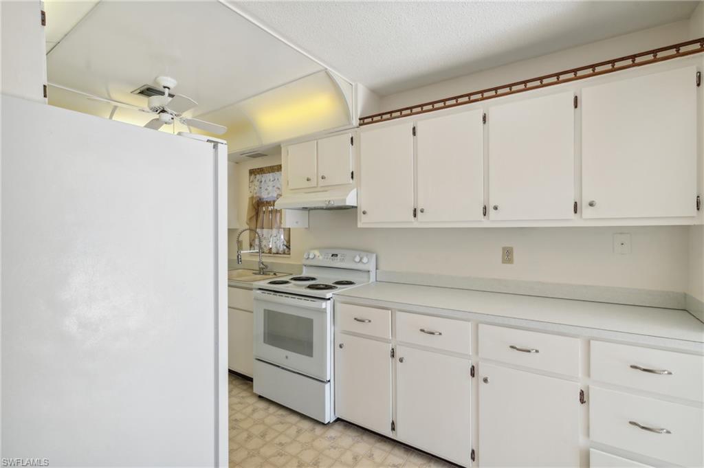 GOLFWOOD CONDO - Residential