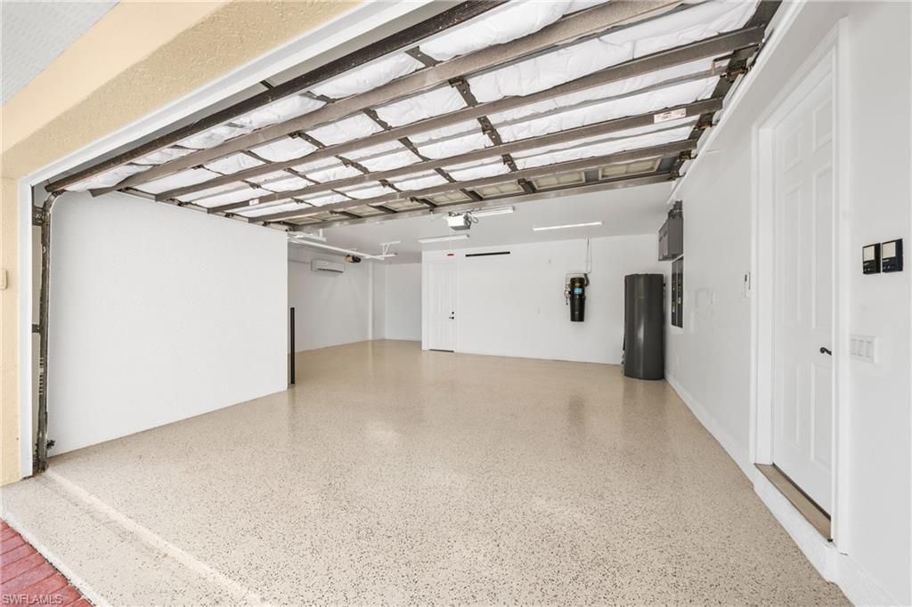 WILSHIRE LAKES - Residential