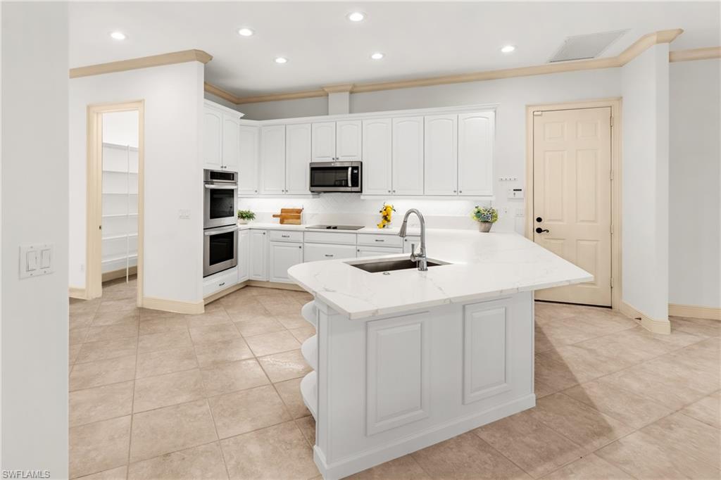 WILSHIRE LAKES - Residential