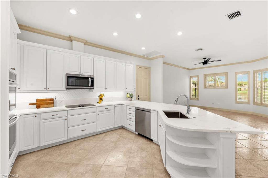 WILSHIRE LAKES - Residential