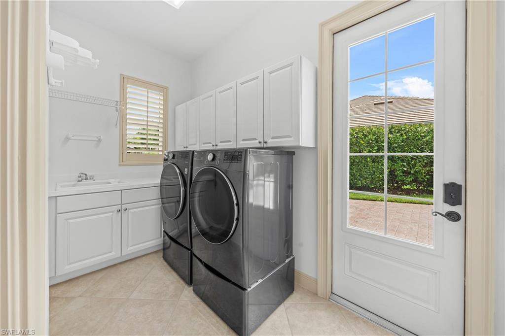 WILSHIRE LAKES - Residential