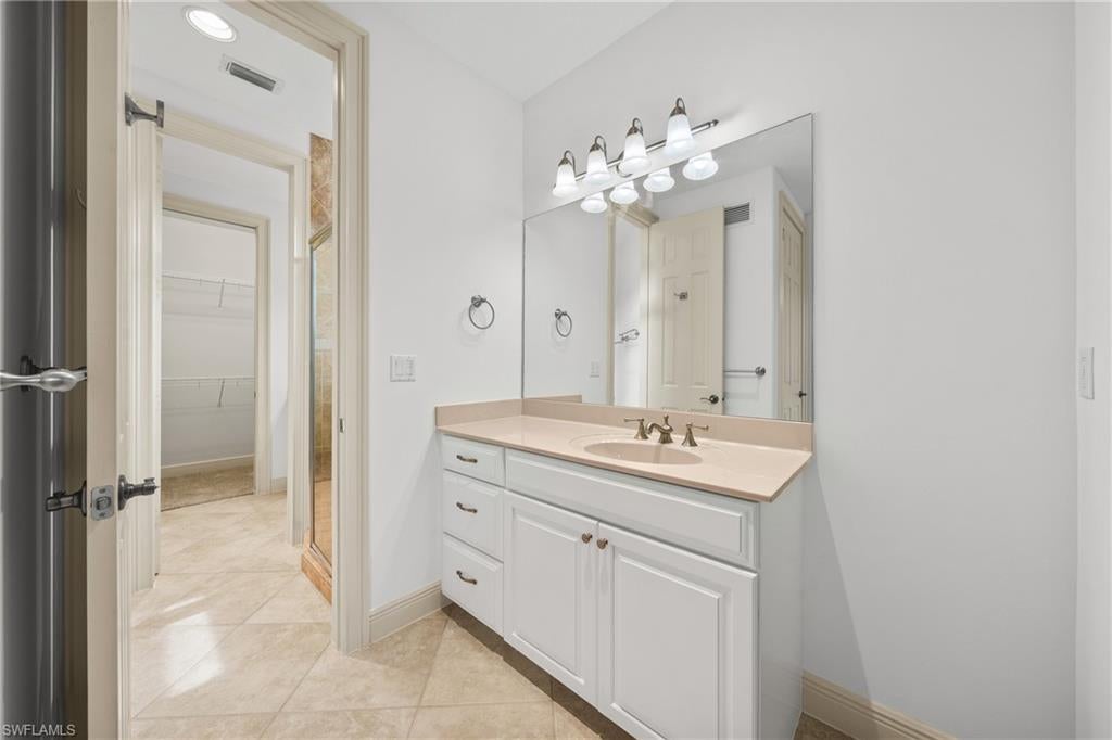 WILSHIRE LAKES - Residential