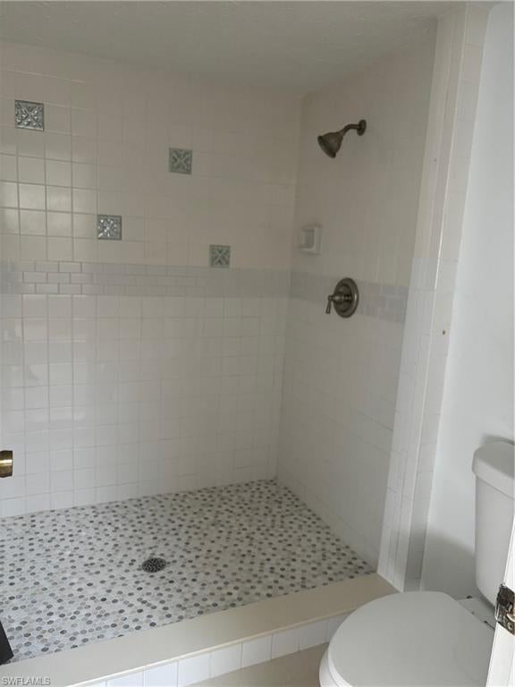 WATERFRONT IN NAPLES - Residential Lease