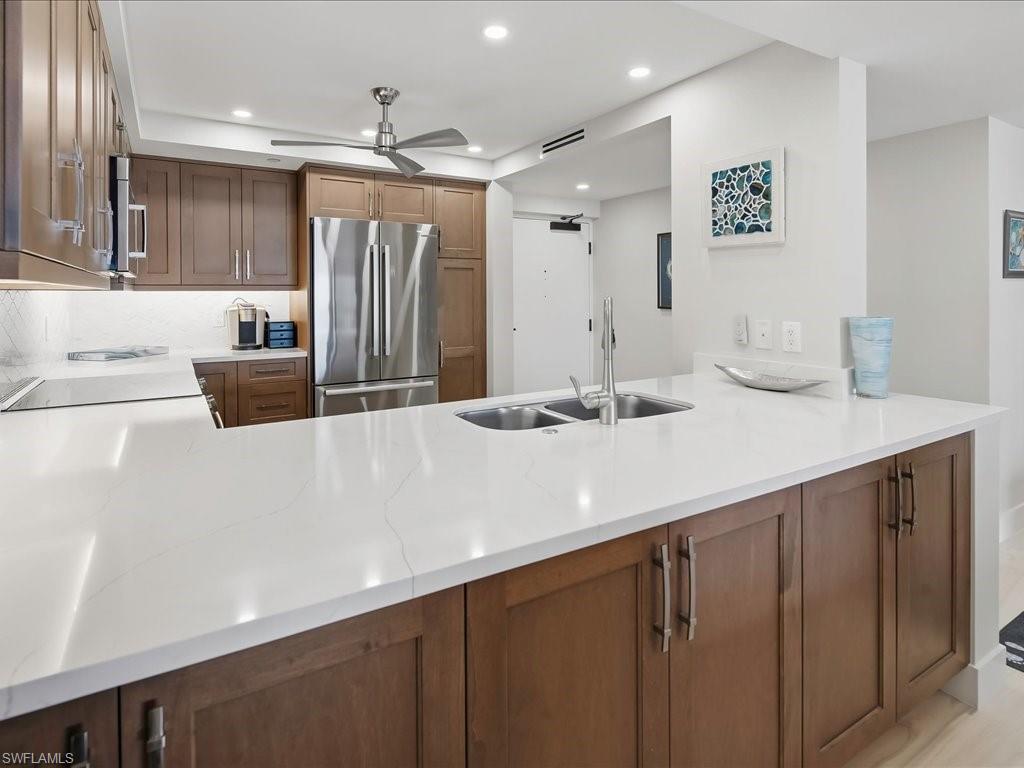 CRESCENT BEACH - Residential
