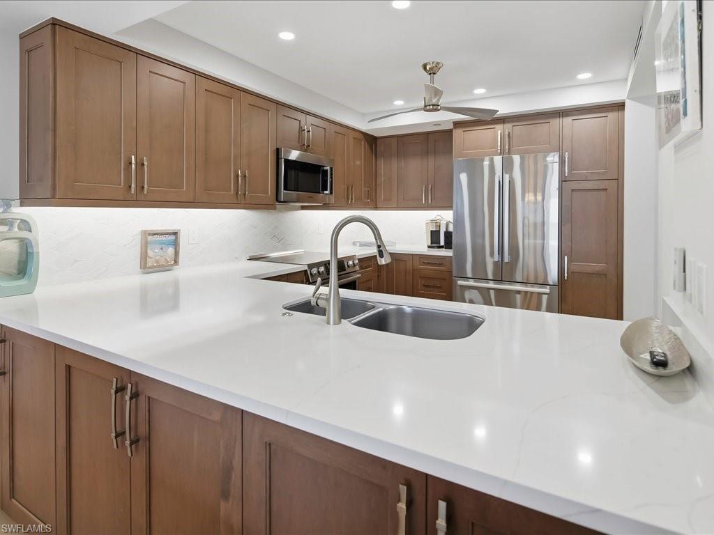 CRESCENT BEACH - Residential