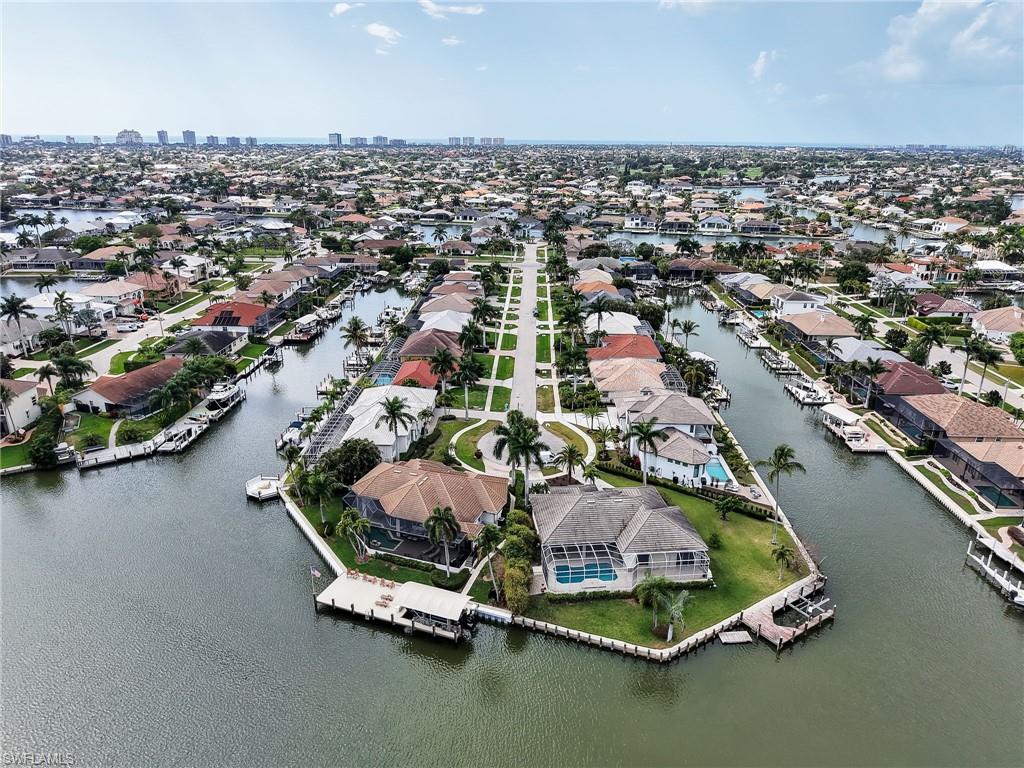 MARCO BEACH - Residential
