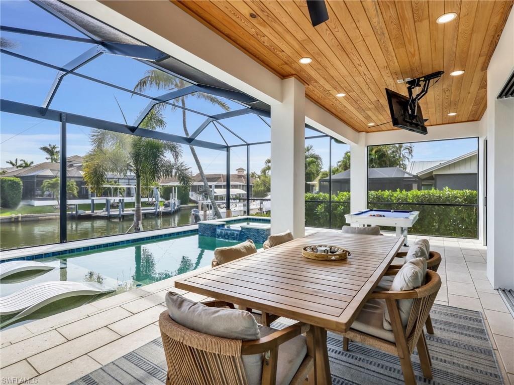 MARCO BEACH - Residential