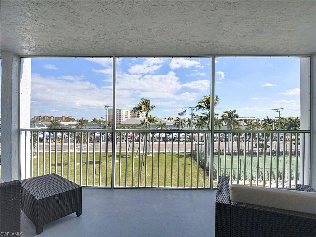 CRECIENTE CONDO EAST - Residential