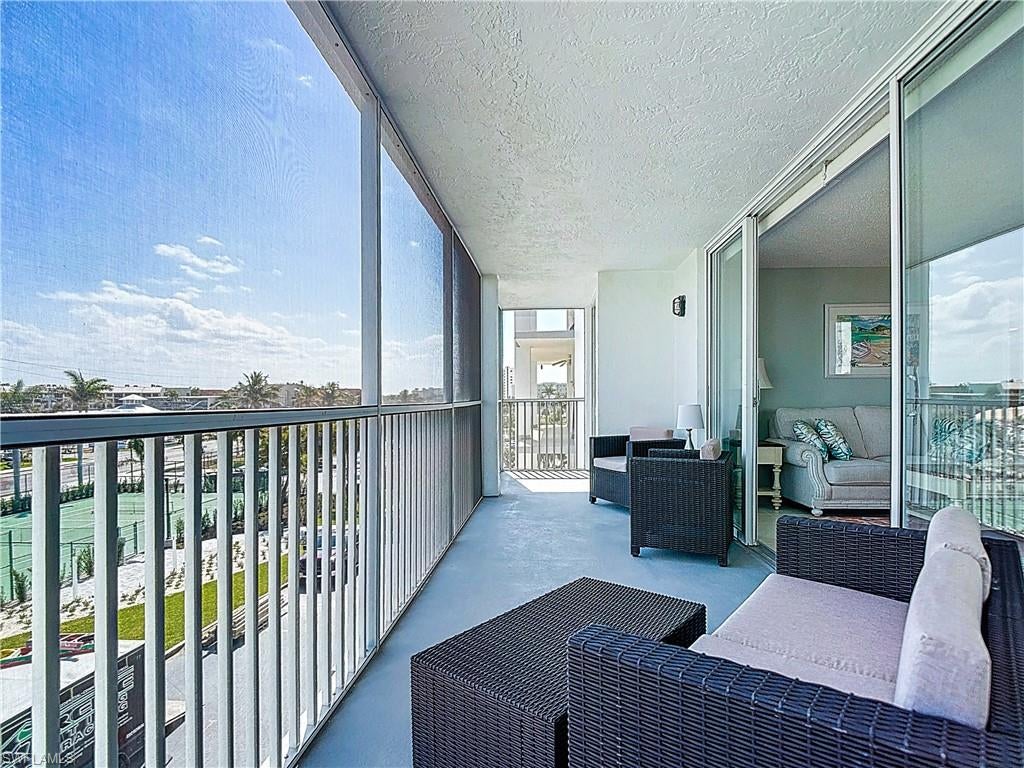 CRECIENTE CONDO EAST - Residential
