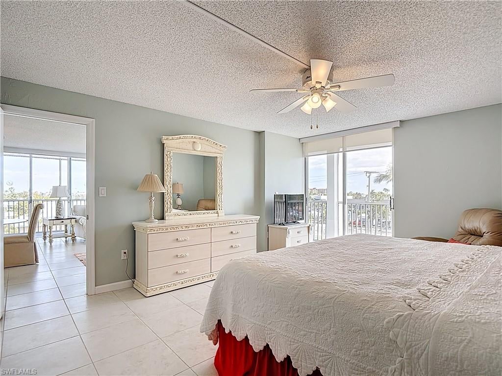 CRECIENTE CONDO EAST - Residential