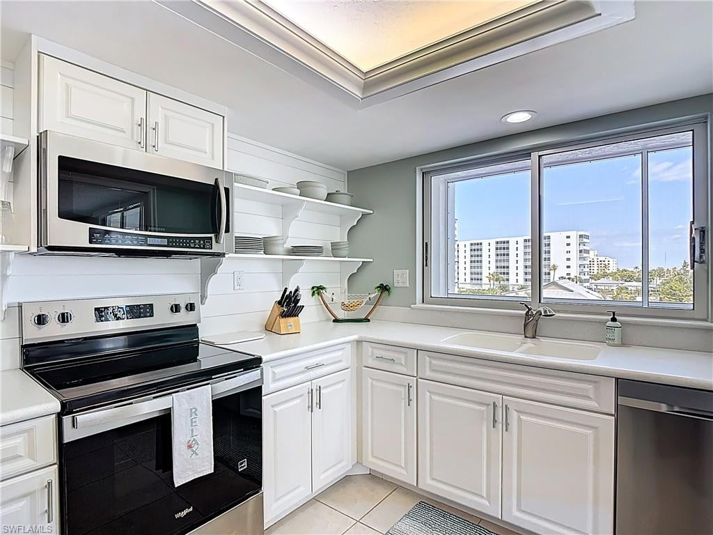 CRECIENTE CONDO EAST - Residential