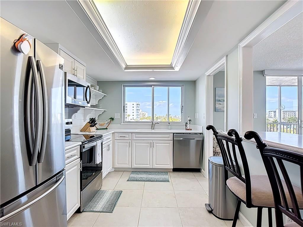 CRECIENTE CONDO EAST - Residential