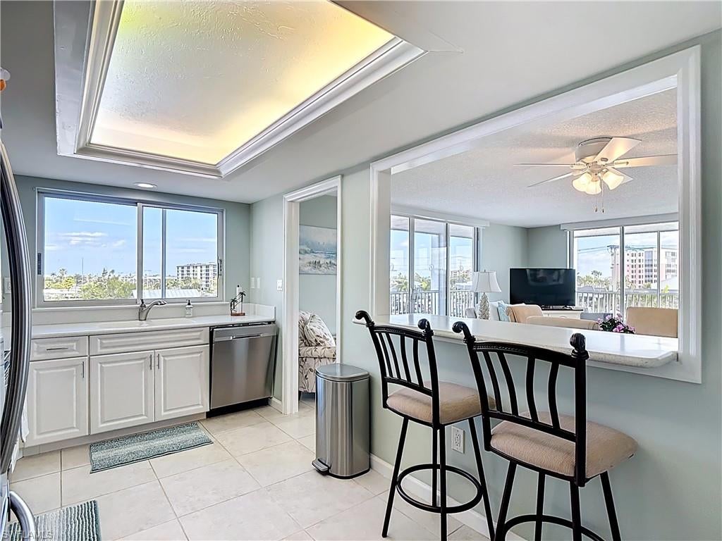 CRECIENTE CONDO EAST - Residential