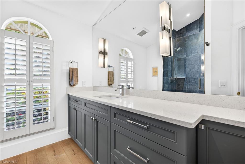 VALLEY OAK - Residential