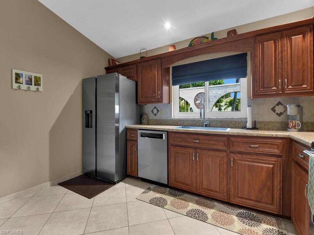 PELICAN RIDGE - Residential