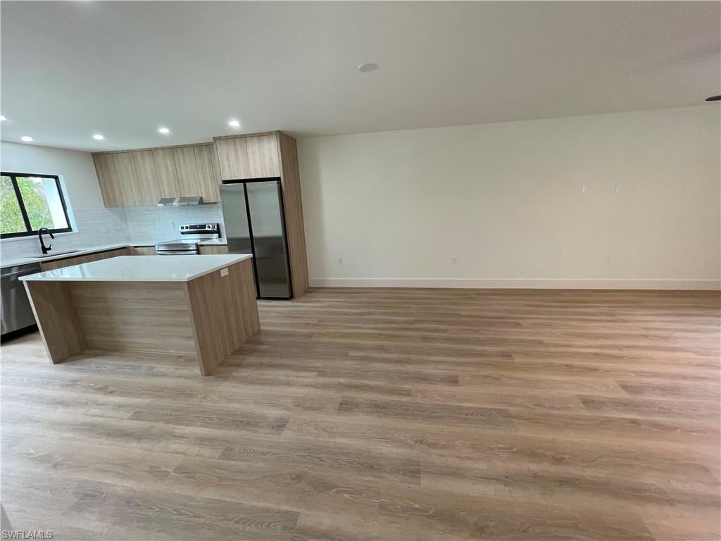 AVALON ESTATES - Residential Lease