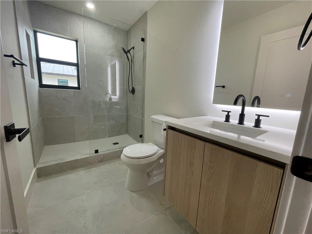 AVALON ESTATES - Residential Lease