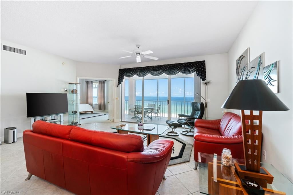 BAREFOOT BEACH CLUB - Residential