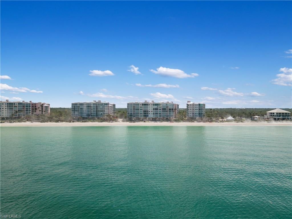 BAREFOOT BEACH CLUB - Residential