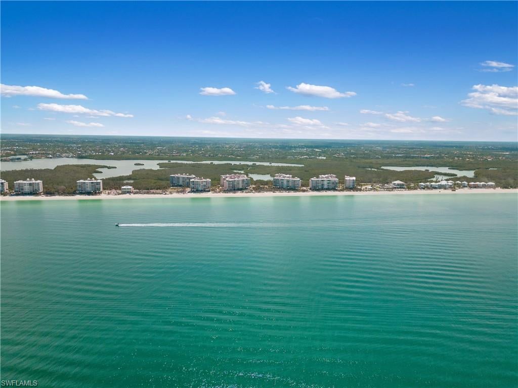BAREFOOT BEACH CLUB - Residential