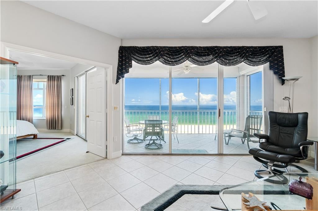 BAREFOOT BEACH CLUB - Residential