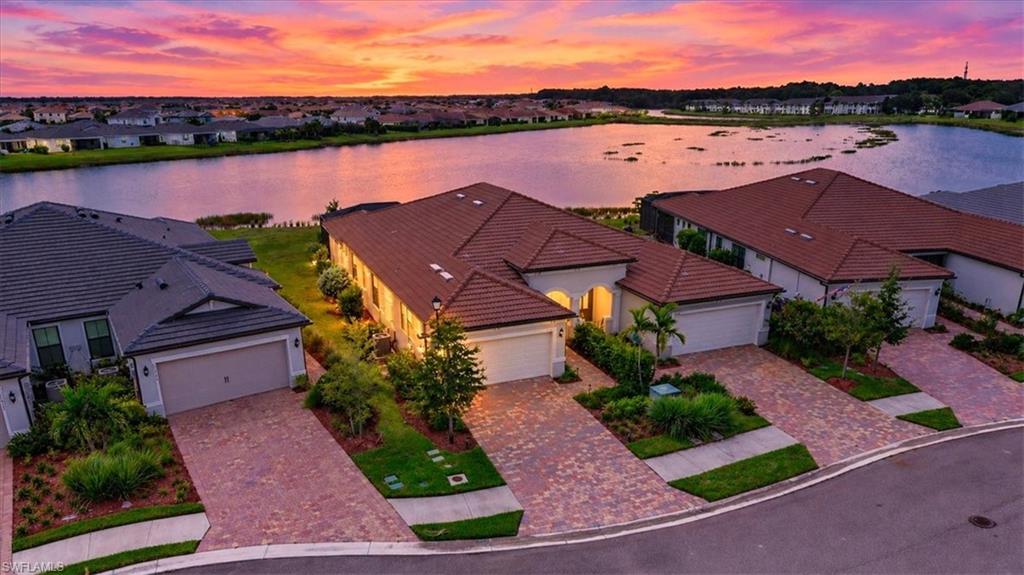 COUNTRY CLUB - Residential