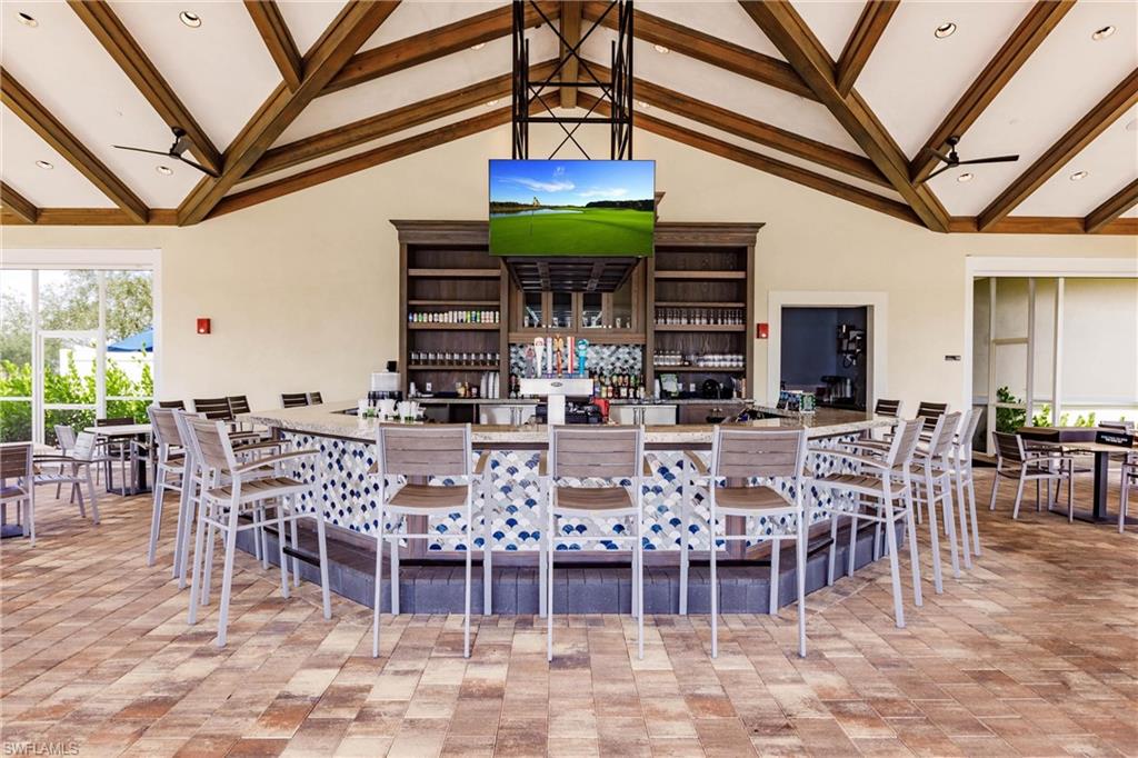 COUNTRY CLUB - Residential