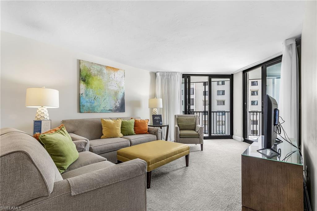 POINTE ESTERO - Residential
