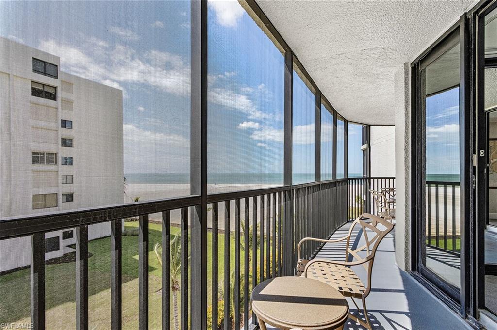 POINTE ESTERO - Residential