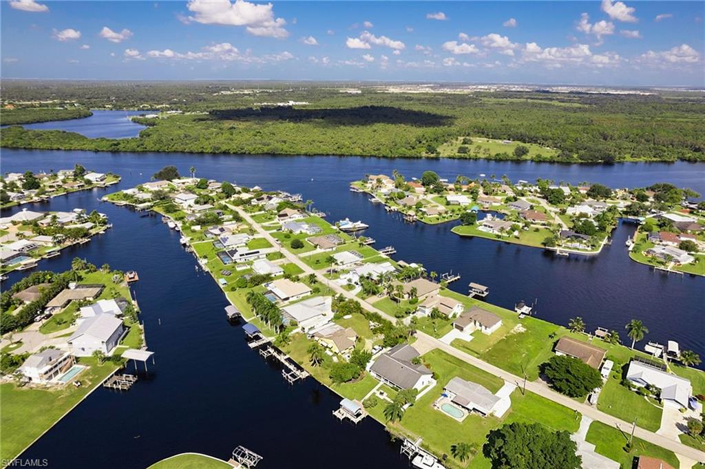 FORT MYERS SHORES - Residential