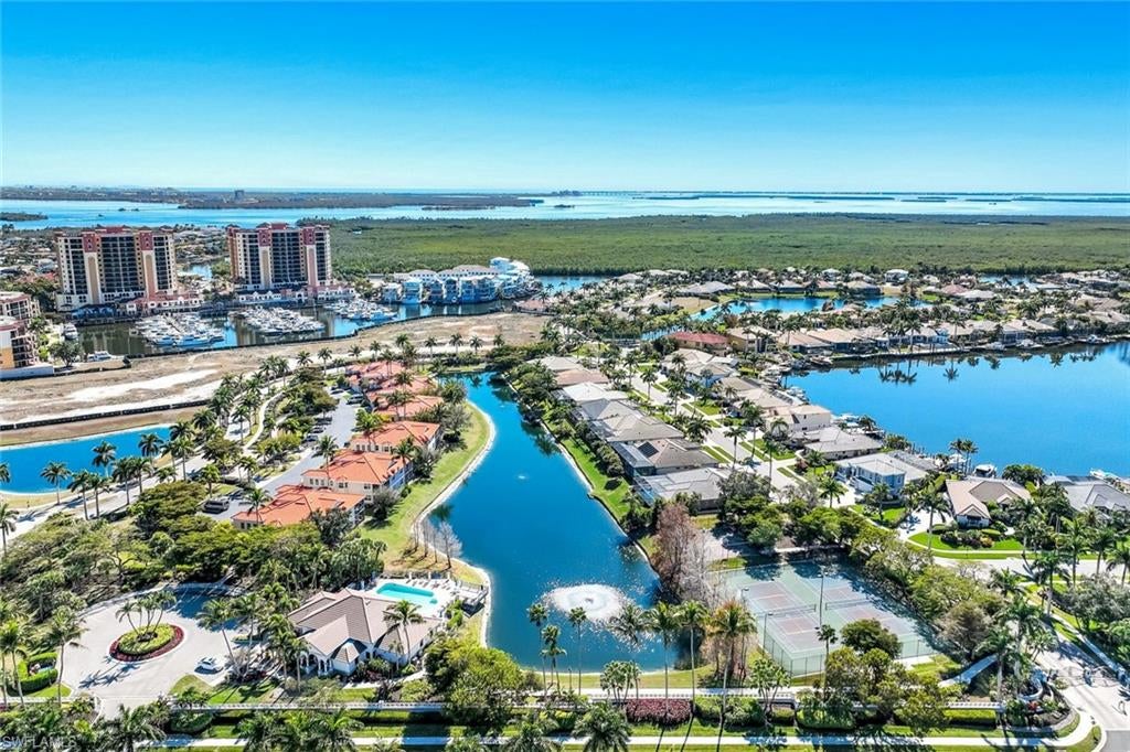 CAPE HARBOUR - Residential