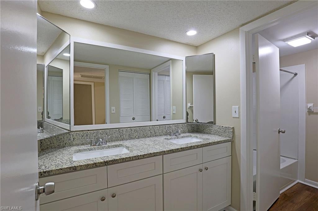 PARKWOODS TOWNHOUSE COMMUNITY - Residential Lease