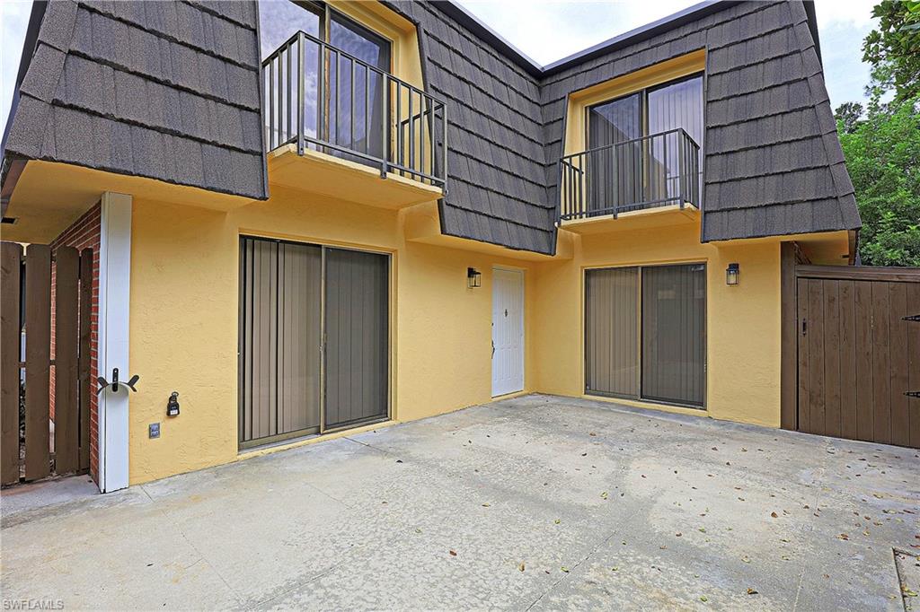 PARKWOODS TOWNHOUSE COMMUNITY - Residential Lease