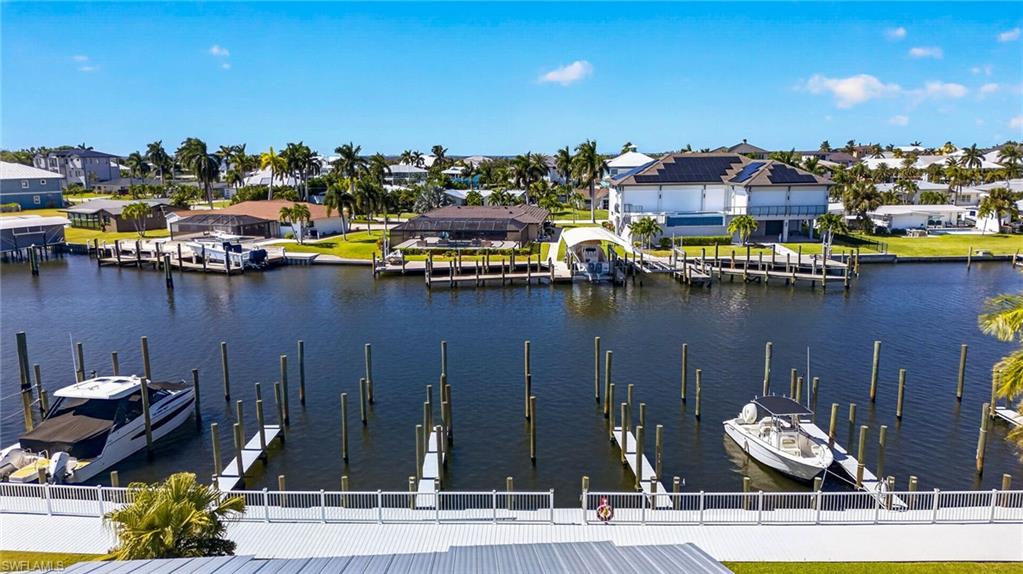 BOARDWALK CAPER - Residential