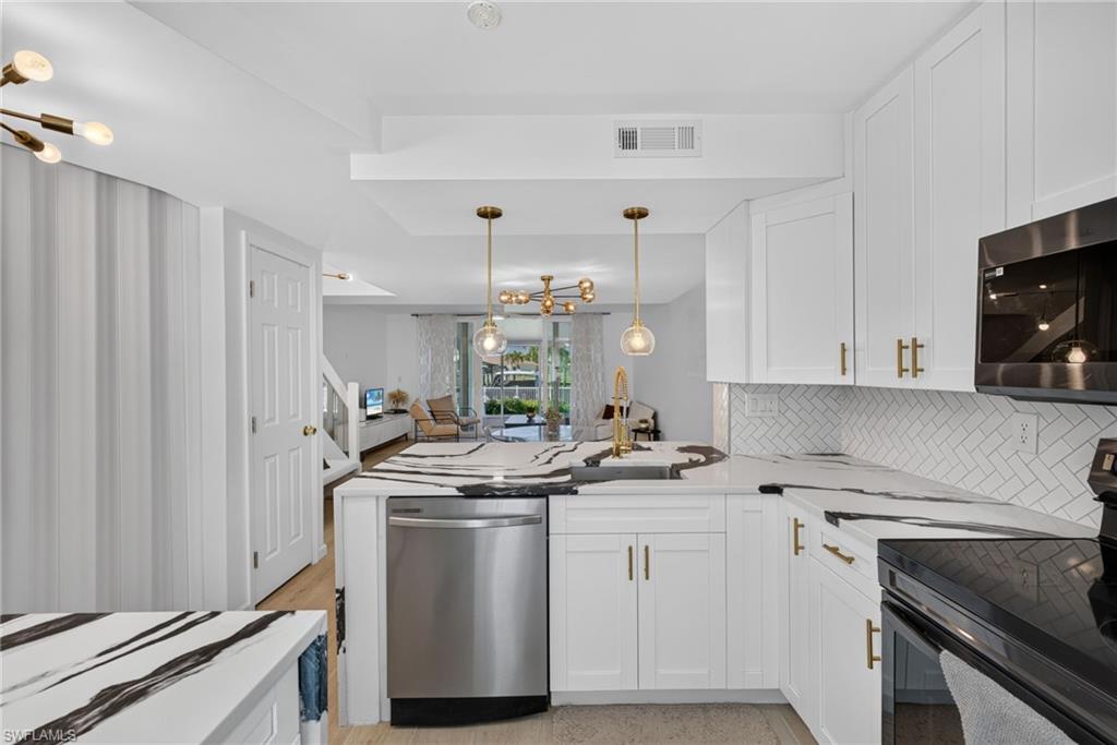 BOARDWALK CAPER - Residential