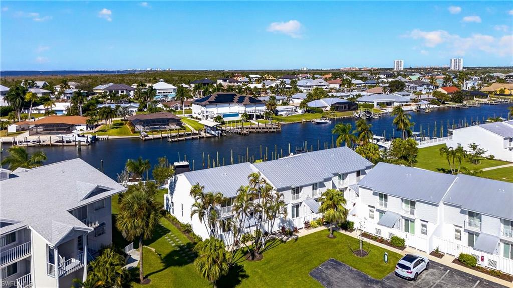 BOARDWALK CAPER - Residential
