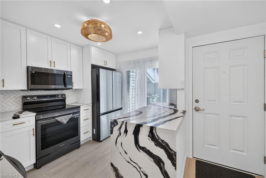 BOARDWALK CAPER - Residential