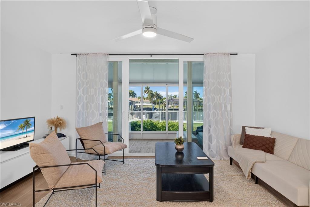 BOARDWALK CAPER - Residential