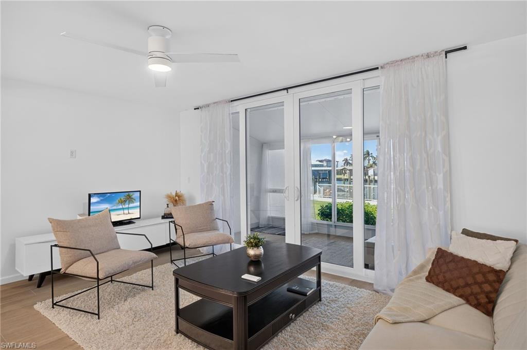 BOARDWALK CAPER - Residential