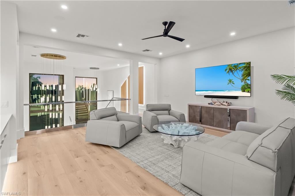 MARCO BEACH - Residential